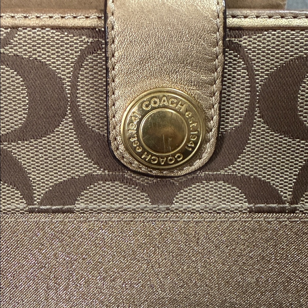 Coach Signature Stripe full zip wallet with interior legacy lining - Picture 2 of 12